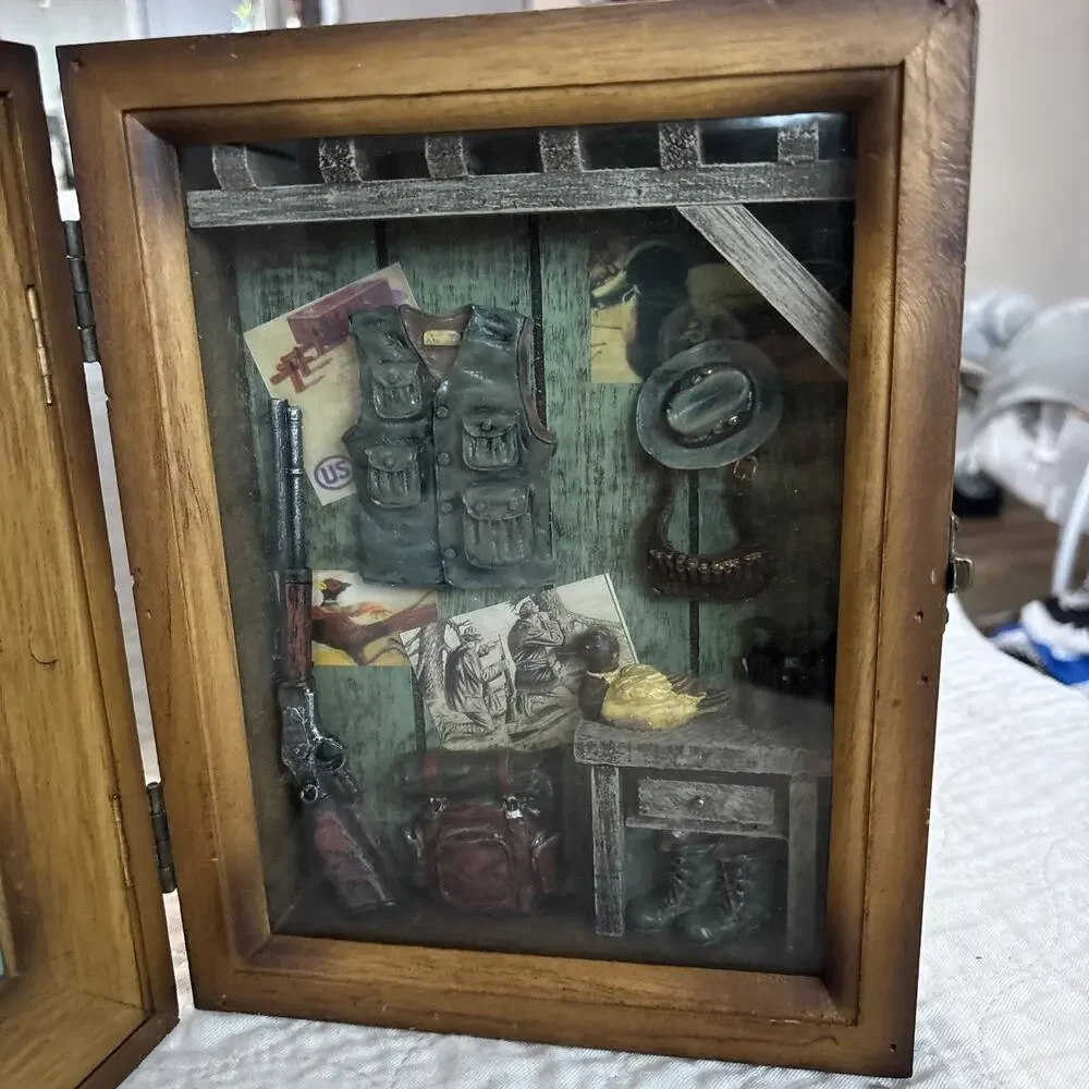 HUNTING Story Shadow Box Photo Frame Wood Metal Latch 5 x 7 Shotgun Father’s Day